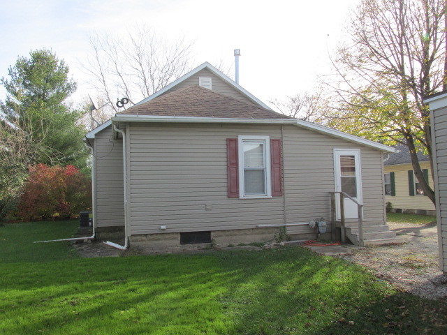 403 S Cedar St, Cedar Point, IL 61316 photo 10