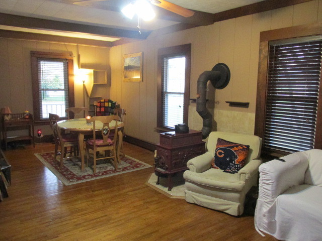403 S Cedar St, Cedar Point, IL 61316 photo 3