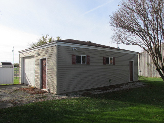 403 S Cedar St, Cedar Point, IL 61316 photo 11