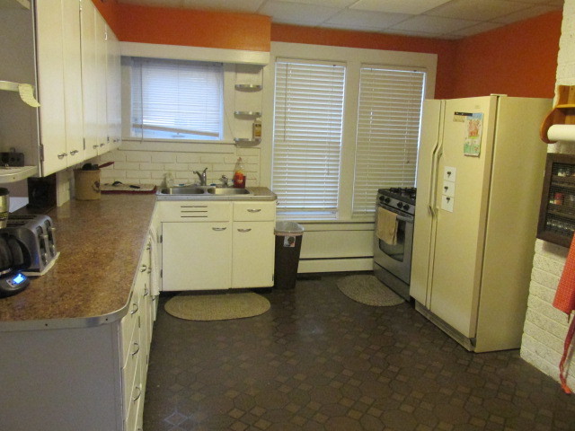 403 S Cedar St, Cedar Point, IL 61316 photo 4