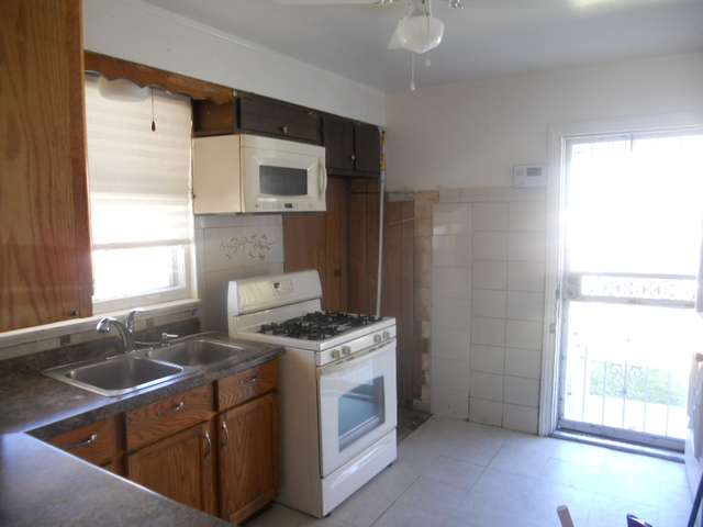 548 E 104th Pl, Chicago, IL 60628 photo 8