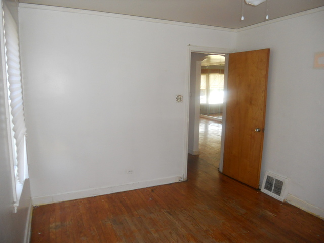 548 E 104th Pl, Chicago, IL 60628 photo 12