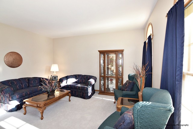 8 N573 Kendall Rd, Elgin, IL 60124 photo 3
