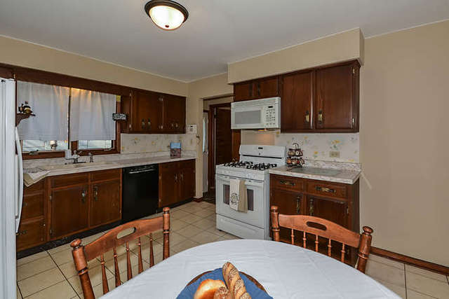 1014 Victoria Ave, Berkeley, IL 60163 photo 8