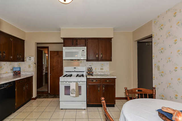 1014 Victoria Ave, Berkeley, IL 60163 photo 10