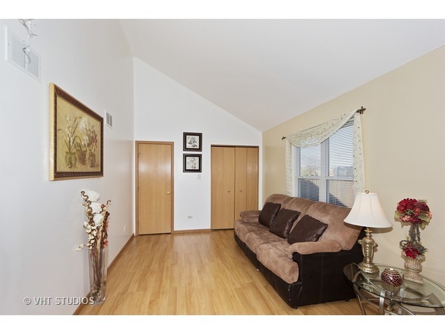 5401 Meadowbrook St, Plainfield, IL 60586 photo 5