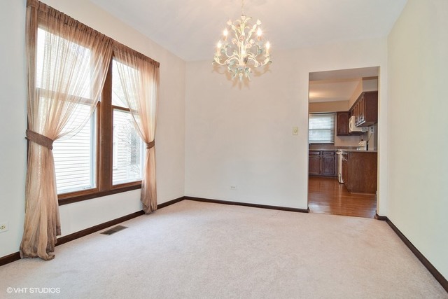 4351 Lombardy Ln, Hoffman Estates, IL 60192 photo 7