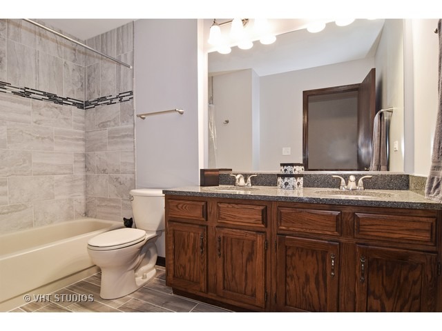 4351 Lombardy Ln, Hoffman Estates, IL 60192 photo 14