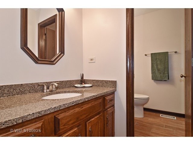 4351 Lombardy Ln, Hoffman Estates, IL 60192 photo 13