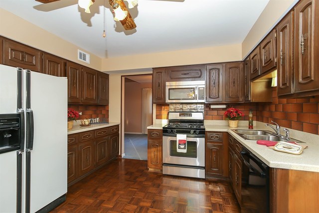 717 E Juniper Dr, Palatine, IL 60074 photo 3