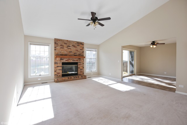 731 Canyon Ln, Elgin, IL 60123 photo 7