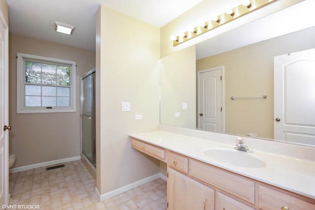 731 Canyon Ln, Elgin, IL 60123 photo 10