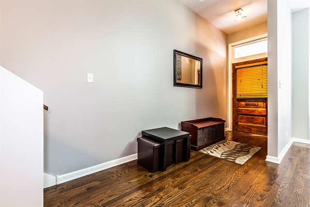 819 E 47th Pl, Chicago, IL 60615 photo 3