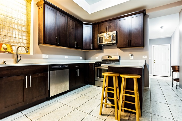 819 E 47th Pl, Chicago, IL 60615 photo 6
