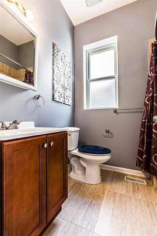 819 E 47th Pl, Chicago, IL 60615 photo 17