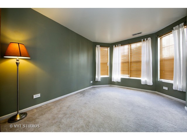 1065 Symphony Dr, Aurora, IL 60504 photo 8