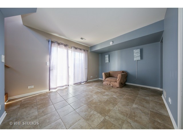 1065 Symphony Dr, Aurora, IL 60504 photo 5