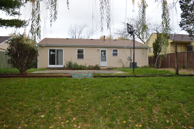 25 Schoenbeck Rd, Wheeling, IL 60090 photo 11