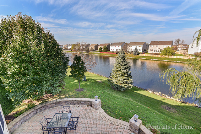 6405 Silver Ridge Dr, Plainfield, IL 60586 photo 2