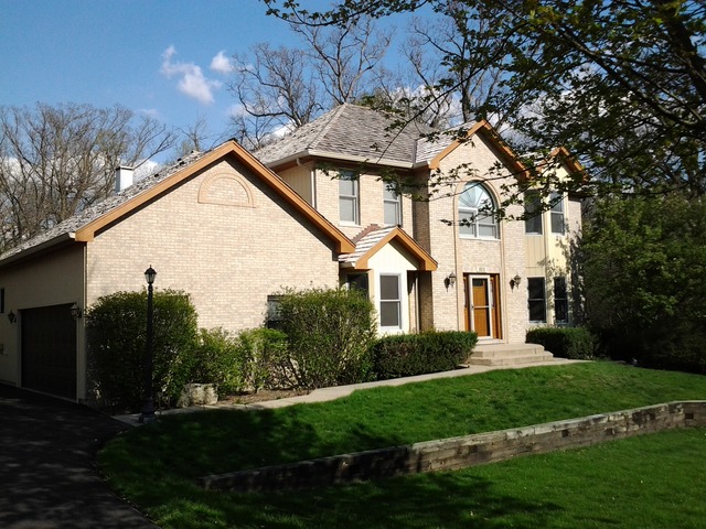 1611 Far Hills Dr, Bartlett, IL 60103 photo 2