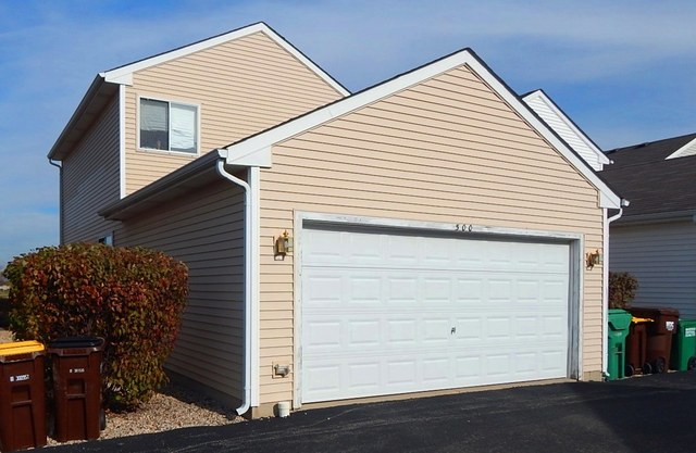 500 Timber Dr, Harvard, IL 60033 photo 2