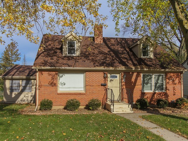 714 Adams St, Elgin, IL 60123 photo 1
