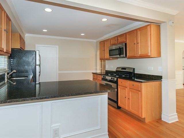 714 Adams St, Elgin, IL 60123 photo 7