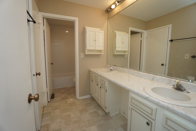 6 Dumbarton Oaks Pl, Elgin, IL 60123 photo 9