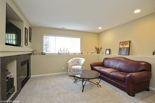 2439 Daybreak Ct, Elgin, IL 60123 photo 6