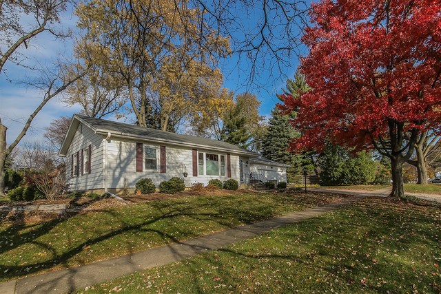1503 E Illinois St, Wheaton, IL 60187 photo 2