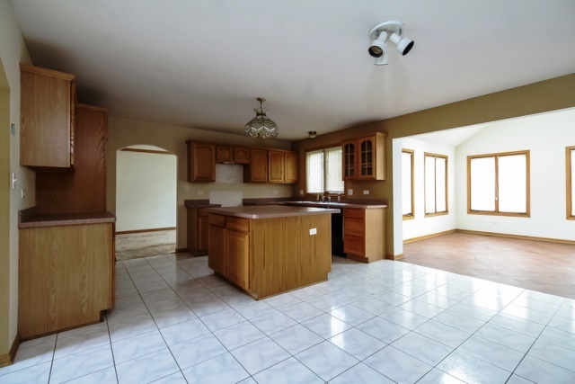4609 Blarney Dr, Matteson, IL 60443 photo 9