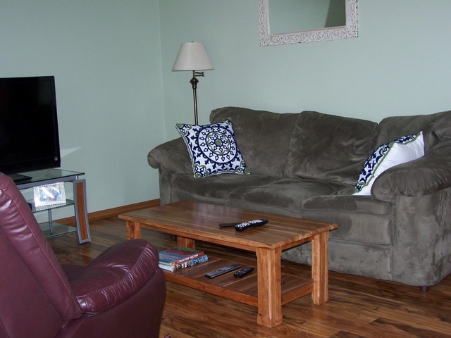 446 Lucerne Ln, Dekalb, IL 60115 photo 2