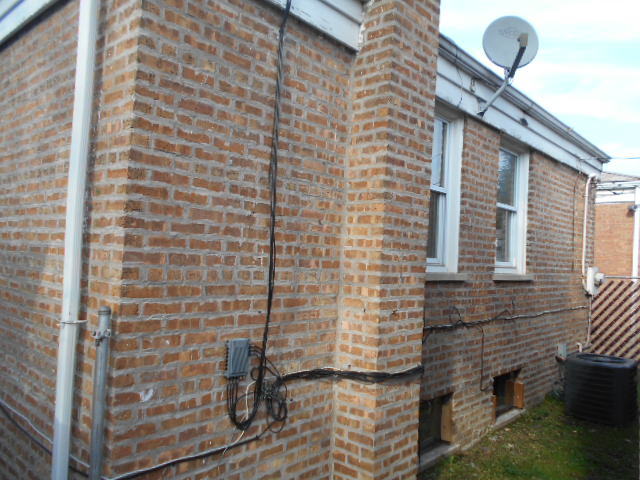 11021 S Eberhart Ave, Chicago, IL 60628 photo 2