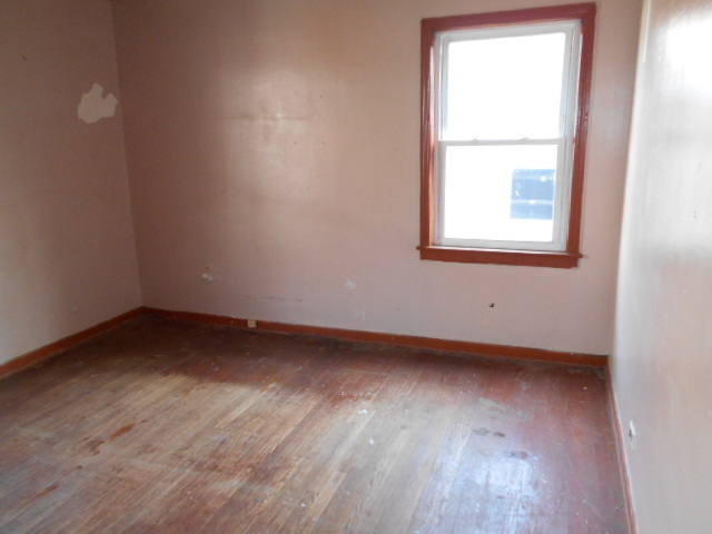 11021 S Eberhart Ave, Chicago, IL 60628 photo 10