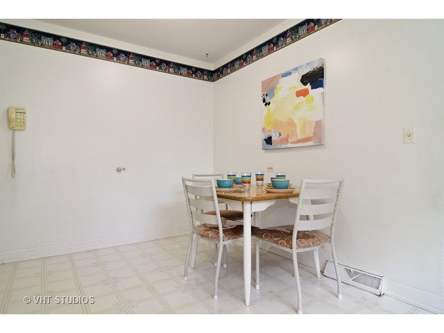 955 W Firestone Dr, Hoffman Estates, IL 60192 photo 6