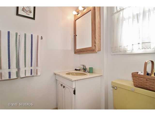 955 W Firestone Dr, Hoffman Estates, IL 60192 photo 10