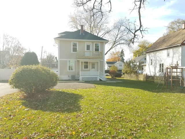 450 Maple Ave, Aurora, IL 60505 photo 3