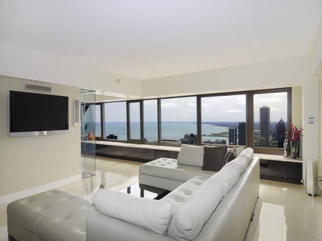 175 E Delaware Pl #8009, Chicago, IL 60611 photo 2