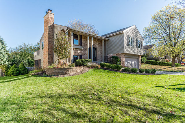 1215 Pinetree Ln, Bartlett, IL 60103 photo 2