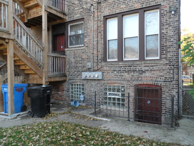 6830 S Clyde Ave, Chicago, IL 60649 photo 13