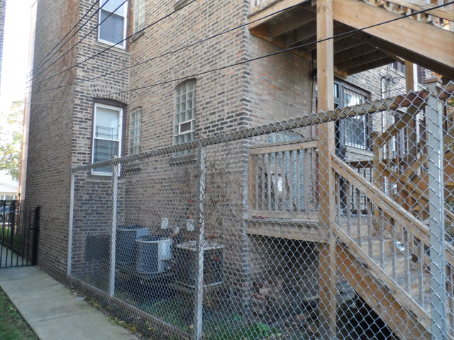 6830 S Clyde Ave, Chicago, IL 60649 photo 14
