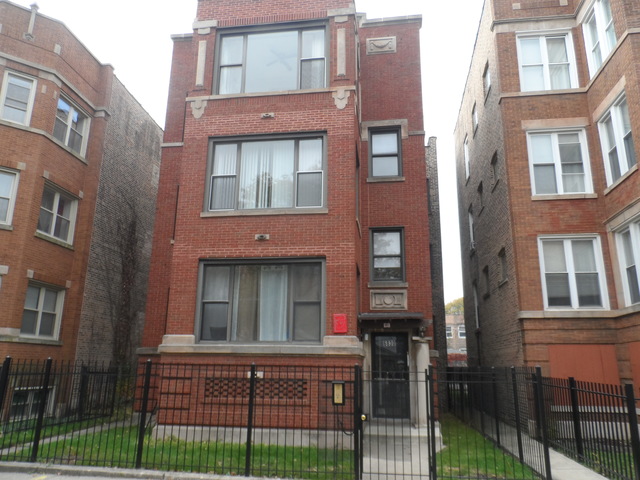 6830 S Clyde Ave, Chicago, IL 60649 photo 1