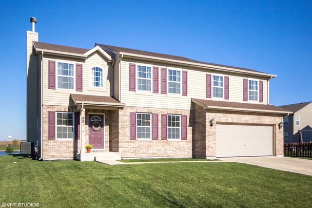 801 Maplewood Dr, Minooka, IL 60447 photo 1