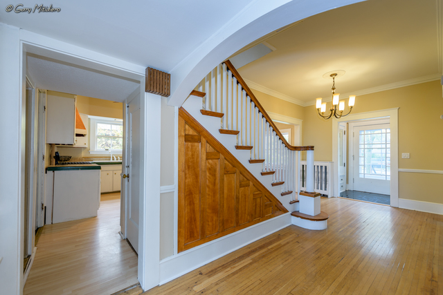 406 S State St, Elgin, IL 60123 photo 7