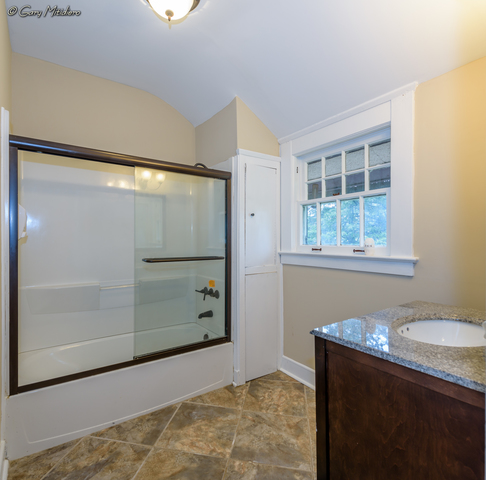 406 S State St, Elgin, IL 60123 photo 16