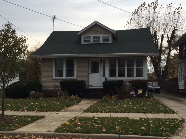 819 5th St, Aurora, IL 60505 photo 1