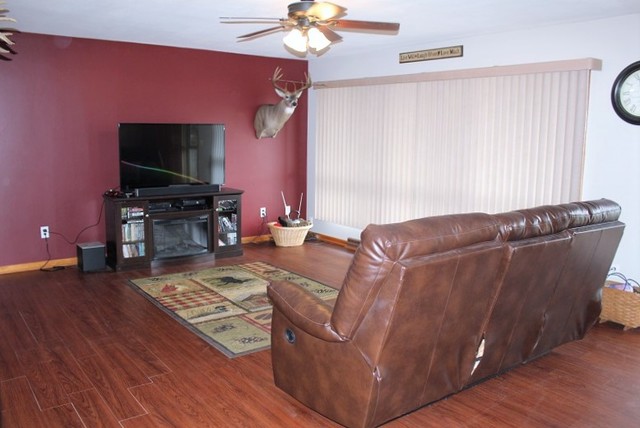 101 Fairview Dr, Morrison, IL 61270 photo 3