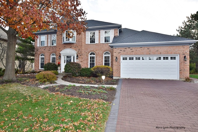 1557 Eagle Brook Dr, Geneva, IL 60134 photo 1