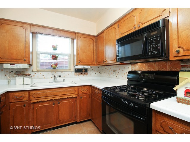 1182 S Elm Ave, Kankakee, IL 60901 photo 4