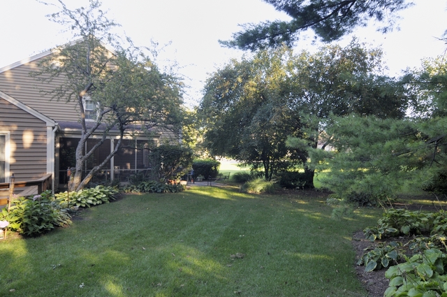 1650 Stonebridge Trl, Wheaton, IL 60189 photo 2